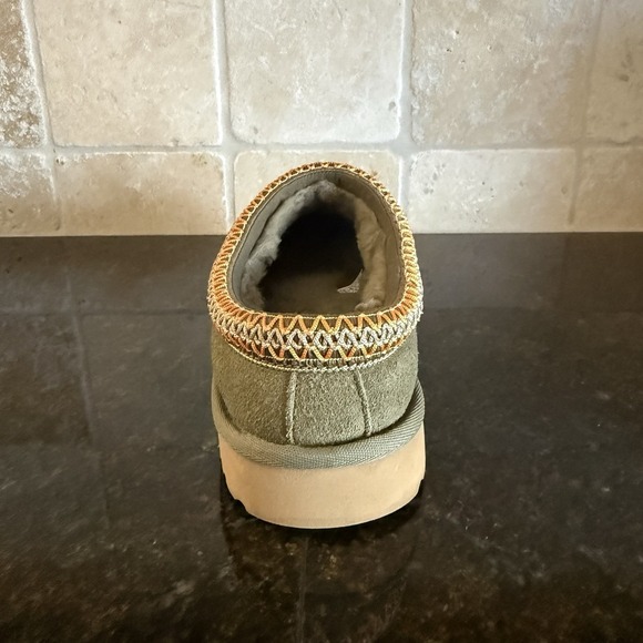 UGG TASMAN BURNT OLIVE SUEDE SHEEPSKIN CLASSIC WOMEN'S SLIPPERS SIZE 10 - Picture 8 of 13